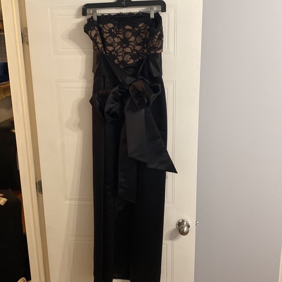 Extremely classic elegant evening gown - Picture 2 of 6